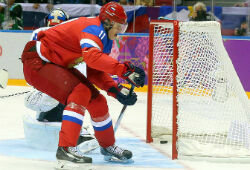 Хоккеисты сборной России обыграли словенцев со счетом 5:2