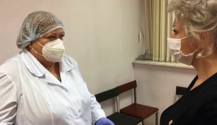 Начальница детского госпиталя Ульяновска порекомендовала лечить коронавирус малиной