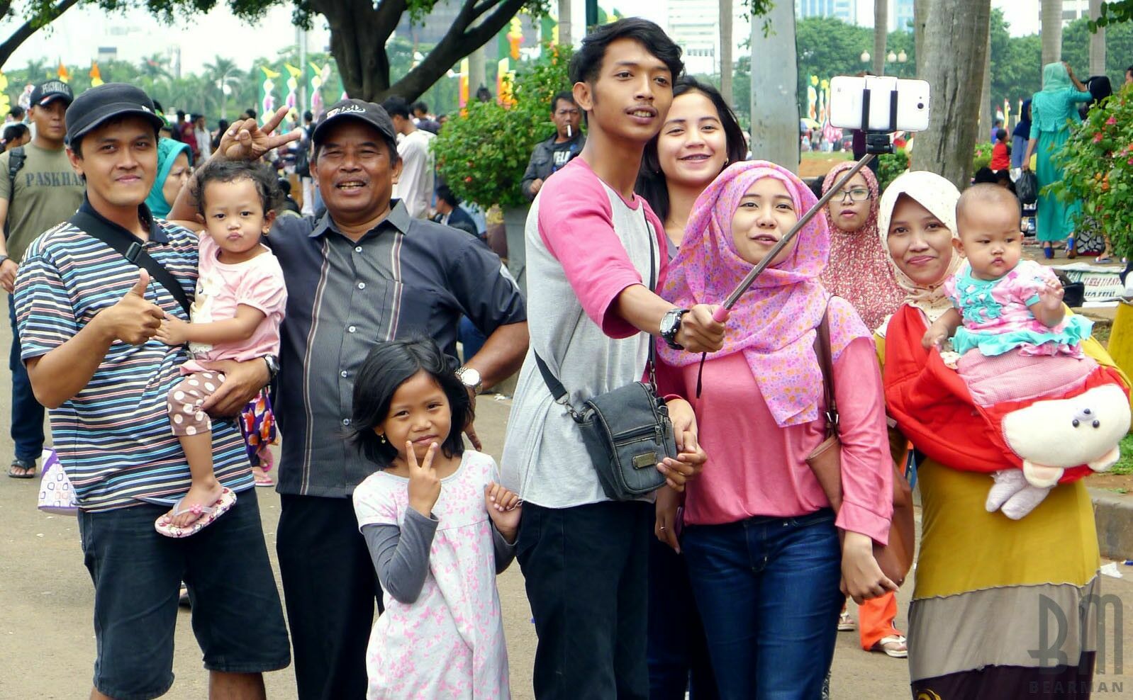 В Индонезии планируют сажать в тюрьму за внебрачные связи