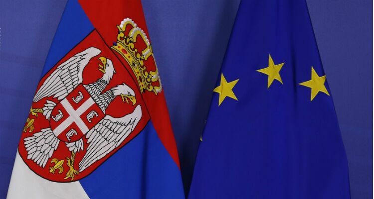 Сербия не намерена присоединяться к санкциям ЕС против РФ - посол