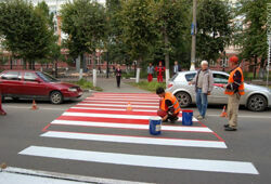 В Серпухове инновационные красные дорожные зебры испарились раньше срока