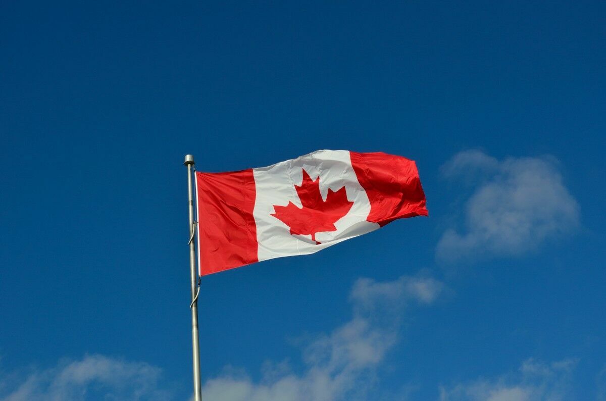 Восемь девочек из Канады обвиняются в убийстве пожилого мужчины