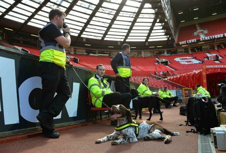 Стадион в Манчестере был эвакуирован из-за учебной бомбы
