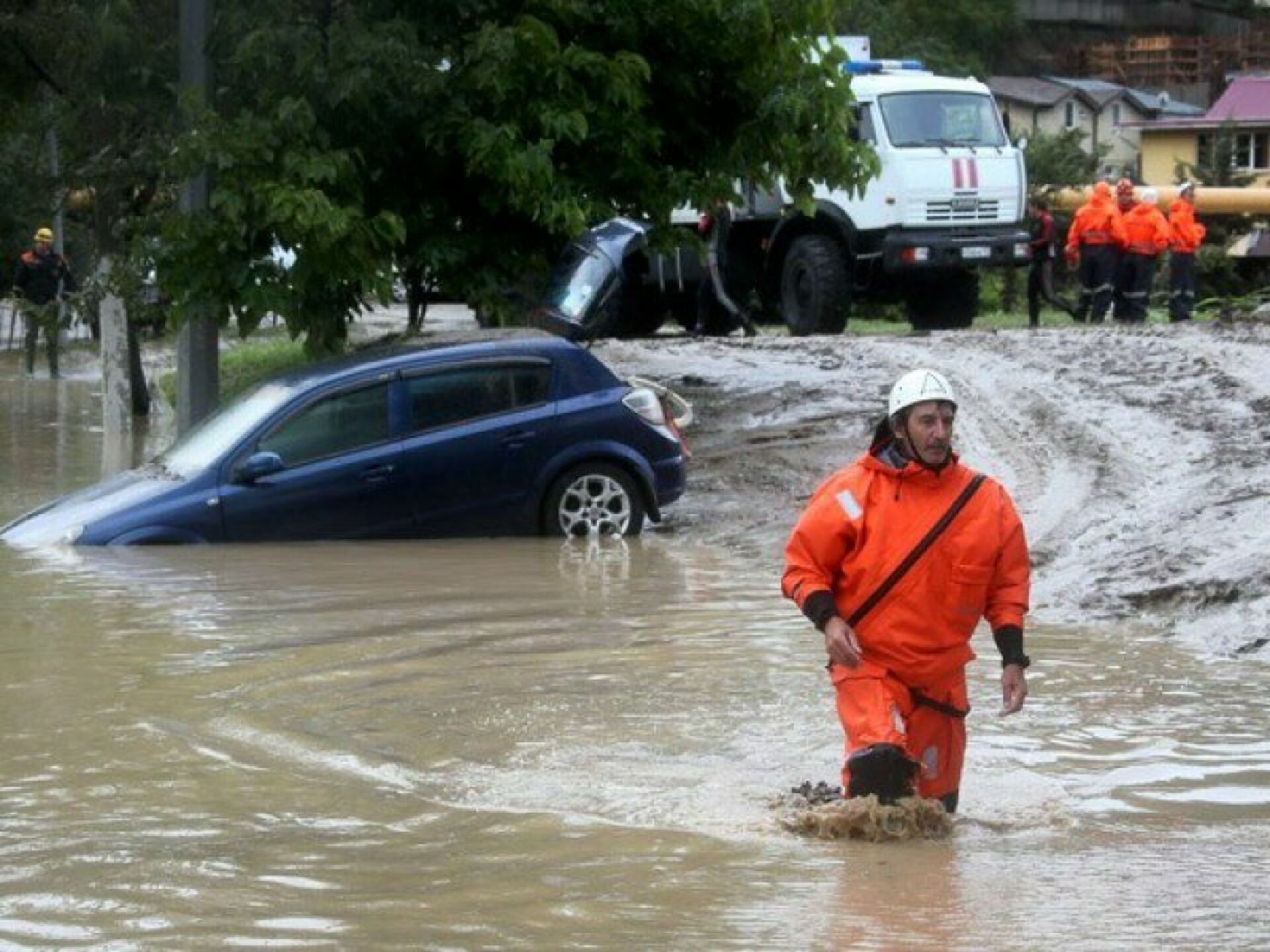 Погодная ситуация. Сочи ливень улицы затопило 2021. Потоп в Сочи 2021. Дожди в Сочи июль 2021. Сочи наводнение 2021.