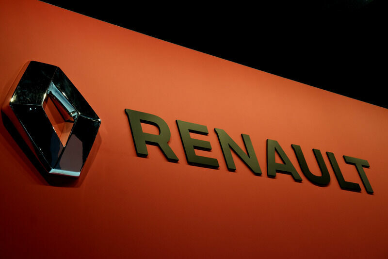 Продажи авто Renault в России начали падать