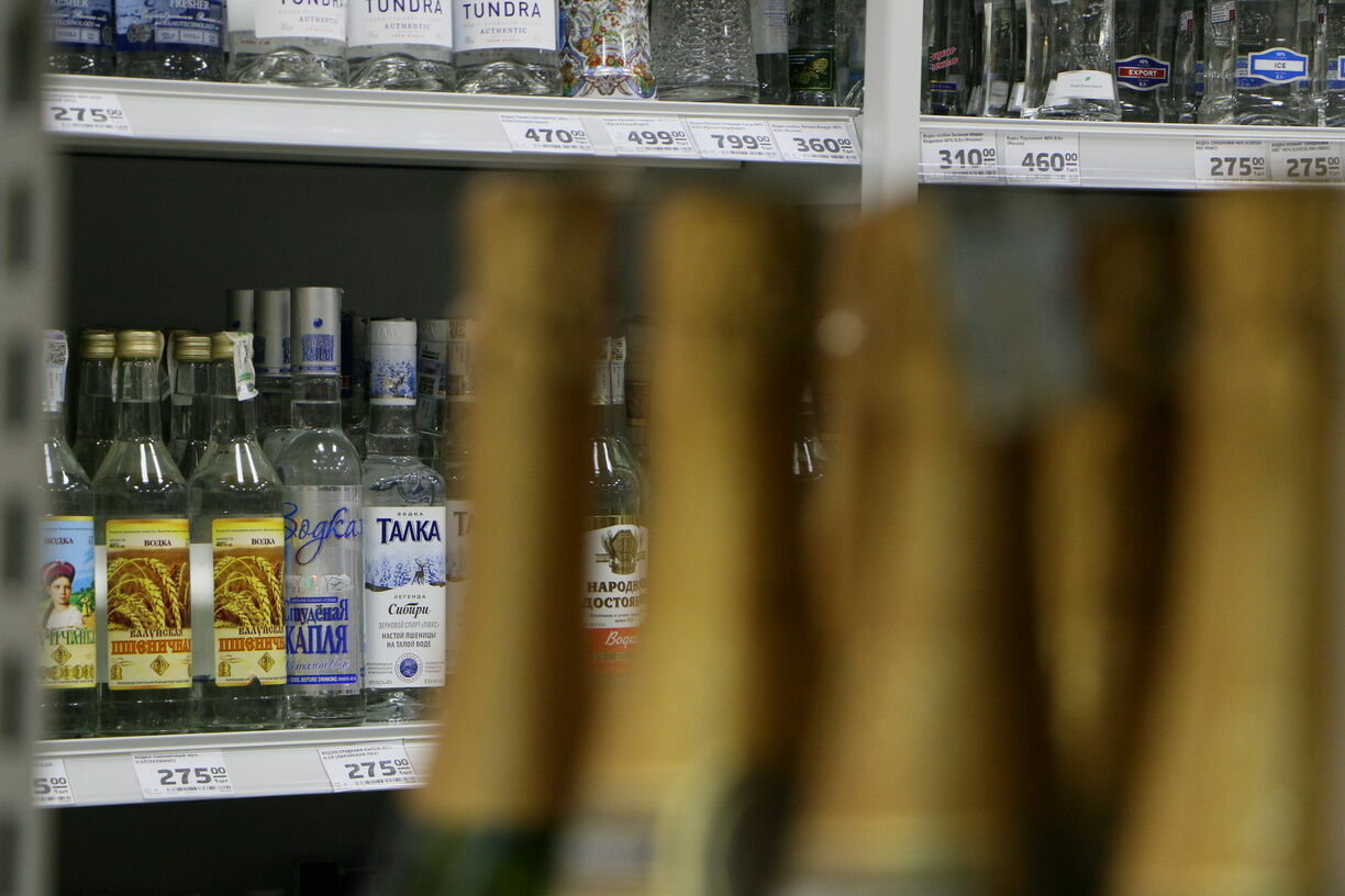 Врач-нарколог: после легализации онлайн-продажи алкоголя россияне станут больше пить
