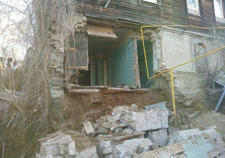 В центре Самары рухнула стена жилого дома