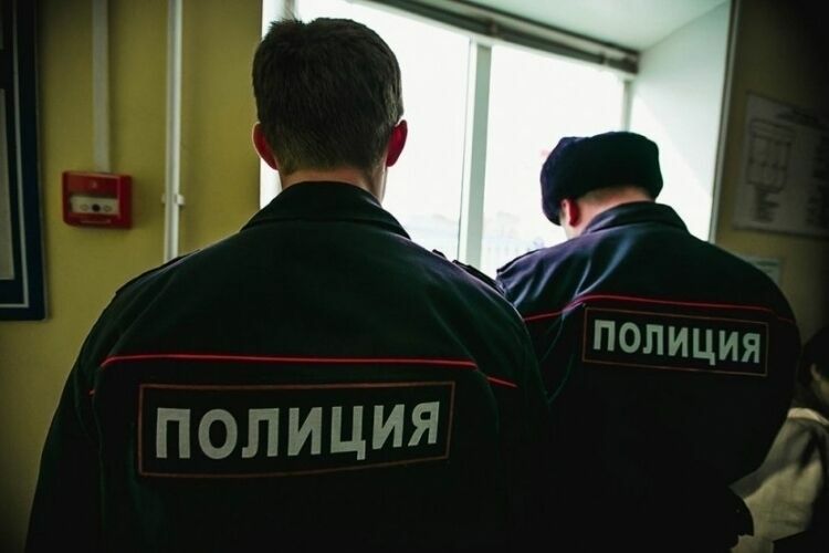 В Сахаровском центре вандал облил краской фото украинских военных