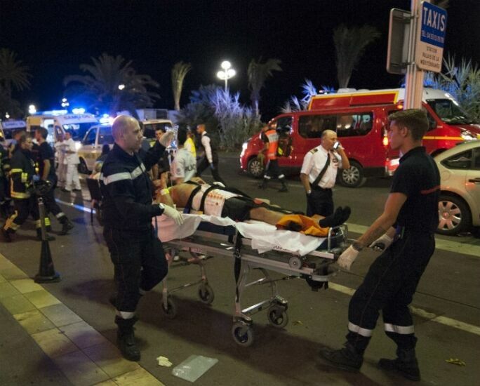 Президент Франции назвал события в Ницце терактом