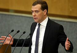 Медведев поручил ускорить принятие закона о налоге на роскошь