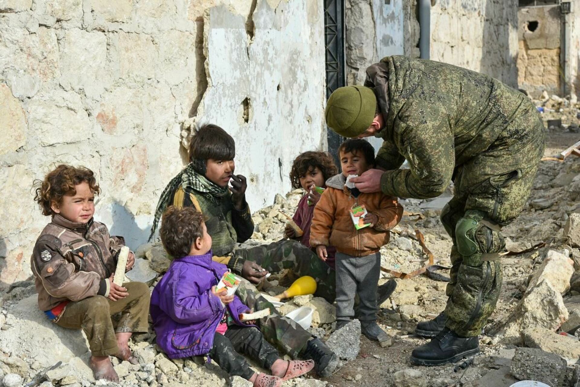 Помощь мирным жителям. Дети современной войны. Жертвы Вооруженных конфликтов. Дети Сирии и российские солдаты.