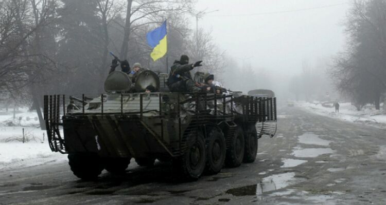 Украинская сторона не намерена пока отводить тяжелую технику полностью