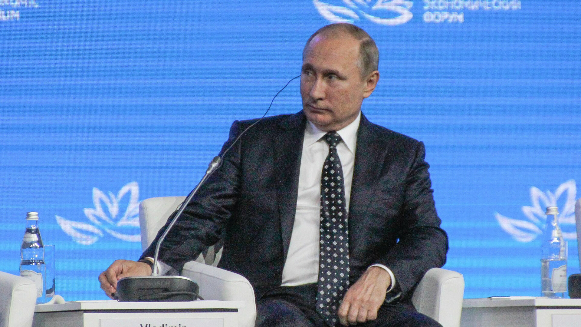 Прямая линия с Владимиром Путиным состоится не раньше осени