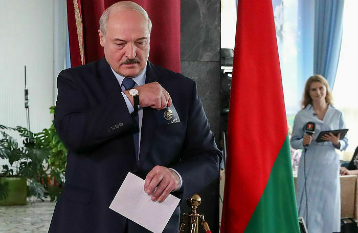 «Нам пытаются подкинуть заварушку»: Лукашенко объяснил массовые акции в Белоруссии