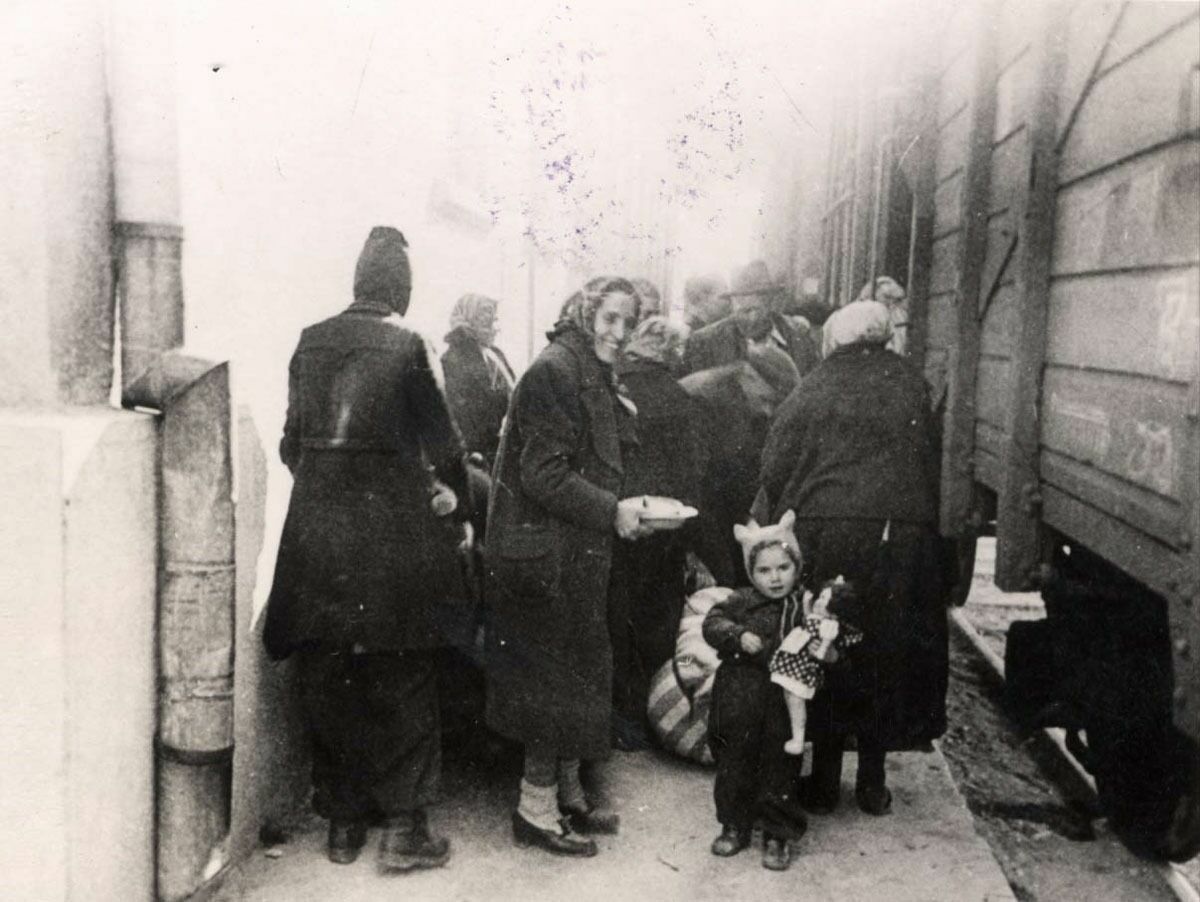 Фото депортация. Треблинка 2 концентрационный лагерь. Треблинка концентрационный. Холокост лагерь Треблинка. Лагерь смерти Треблинка.