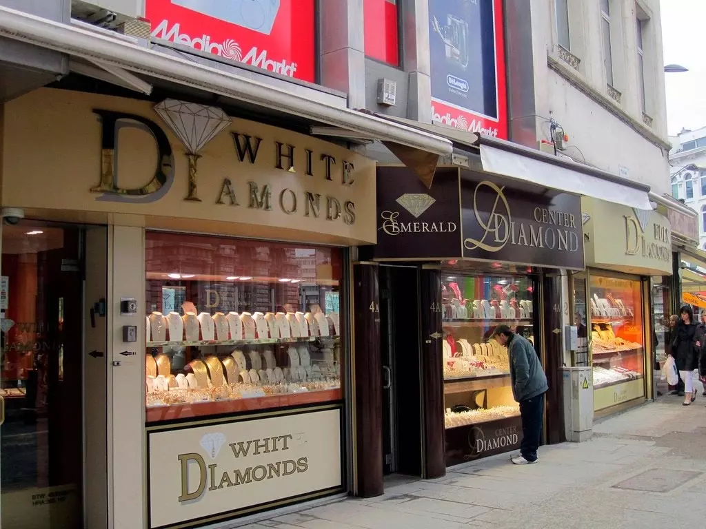 Антверпен - алмазная столица мира. Туда уходило 38% алмазов из РФ 