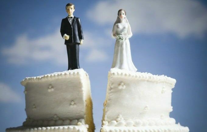 Одно слово – брак: психологи выяснили, что семейная жизнь не прибавляет счастья