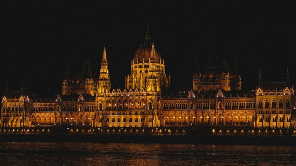 Венгрия заблокировала новый транш помощи Киеву