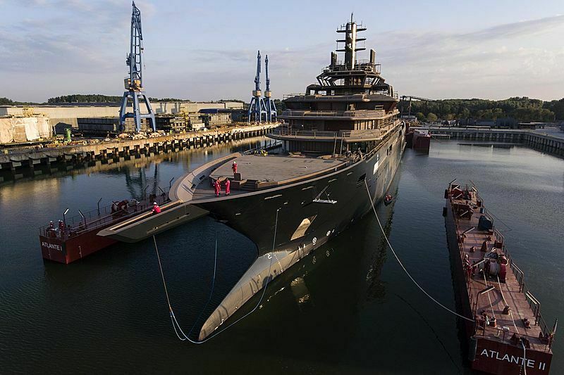 Спущено на воду самое большое частное судно в мире (ВИДЕО)