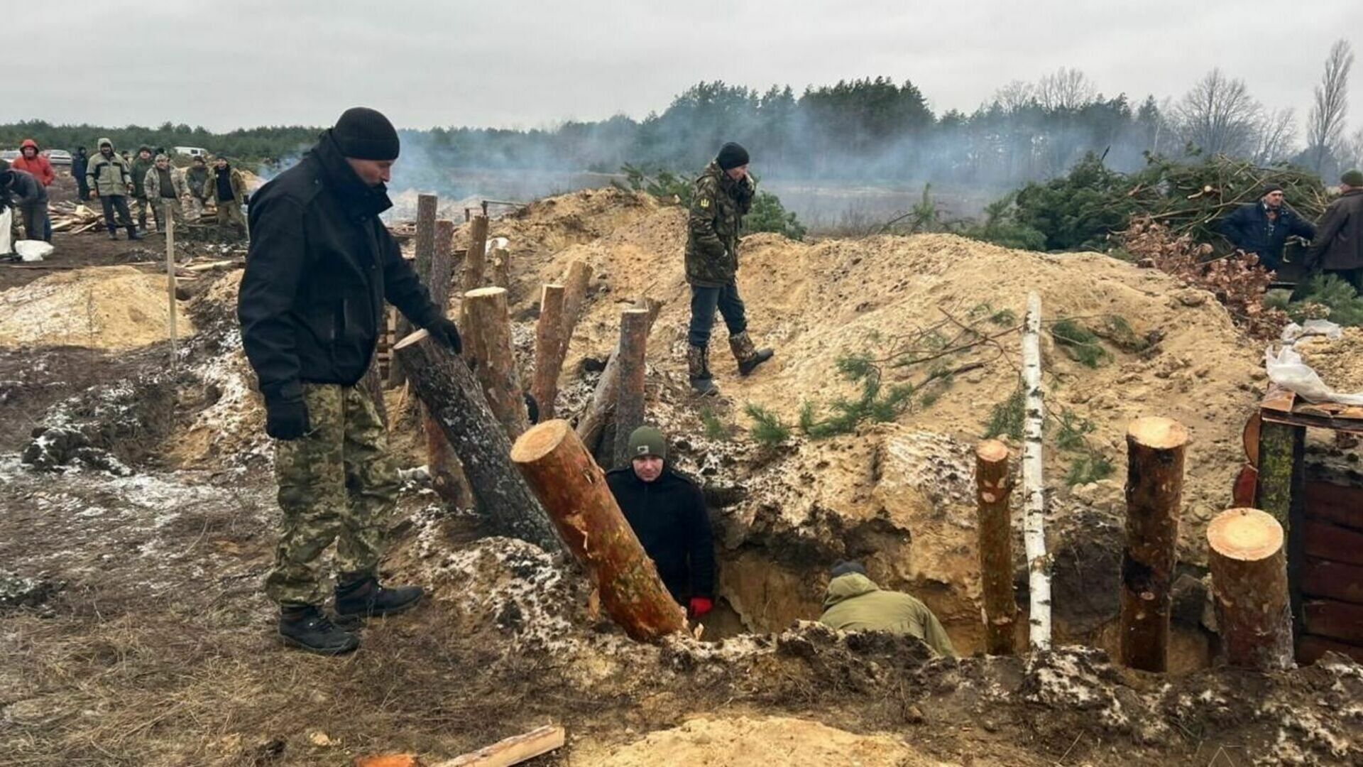 Украинский посол сообщил об отводе части войск к белорусской границе