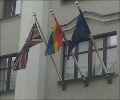 Посольство Великобритании в Минске вывесило ЛГБТ флаг