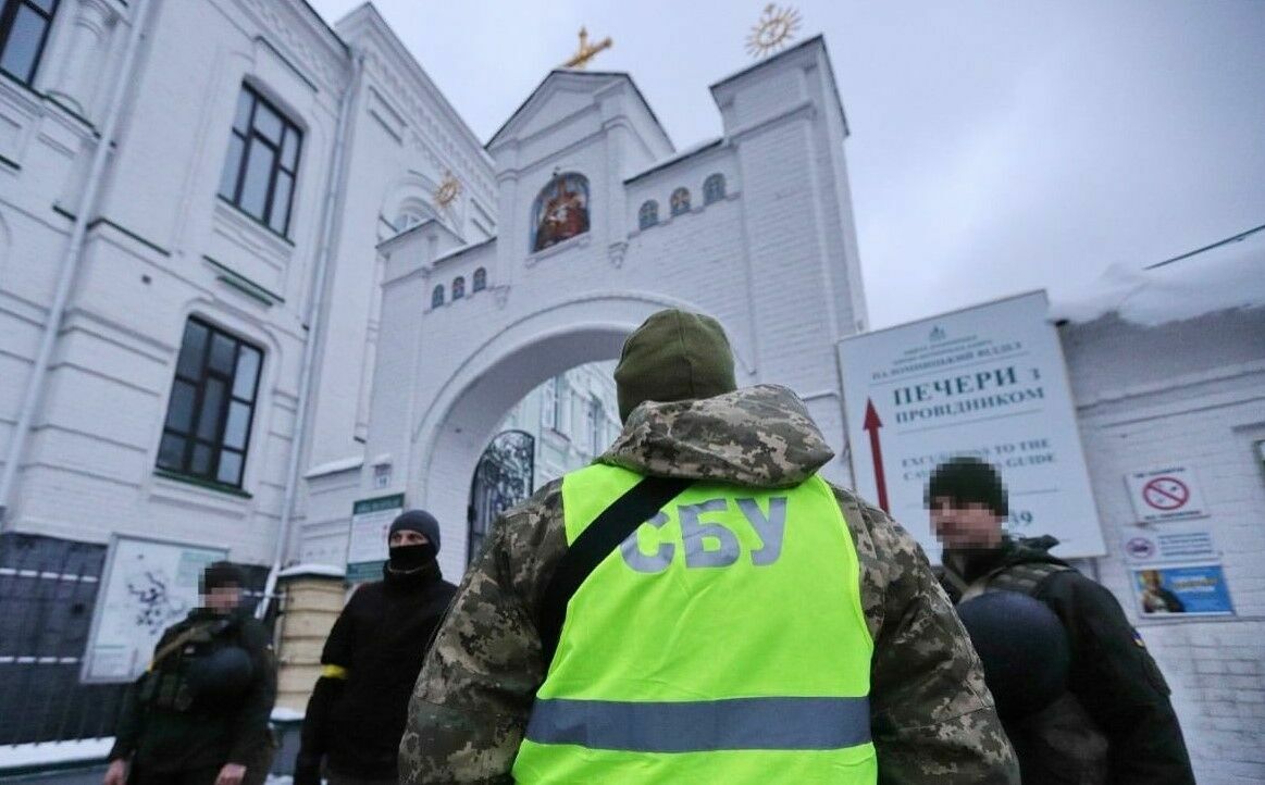 В Кремле прокомментировали обыски СБУ в Киево-Печерской лавре