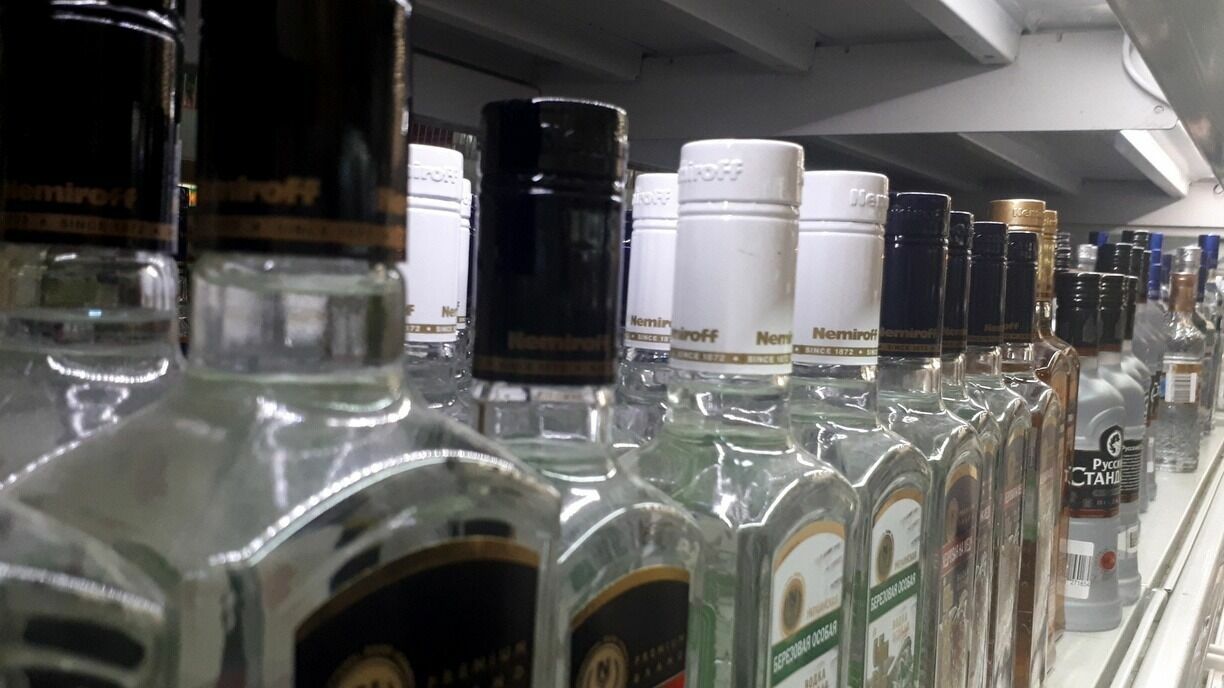 Депутаты и Минздрав хотят запретить продажу алкоголя гражданам моложе 21 года