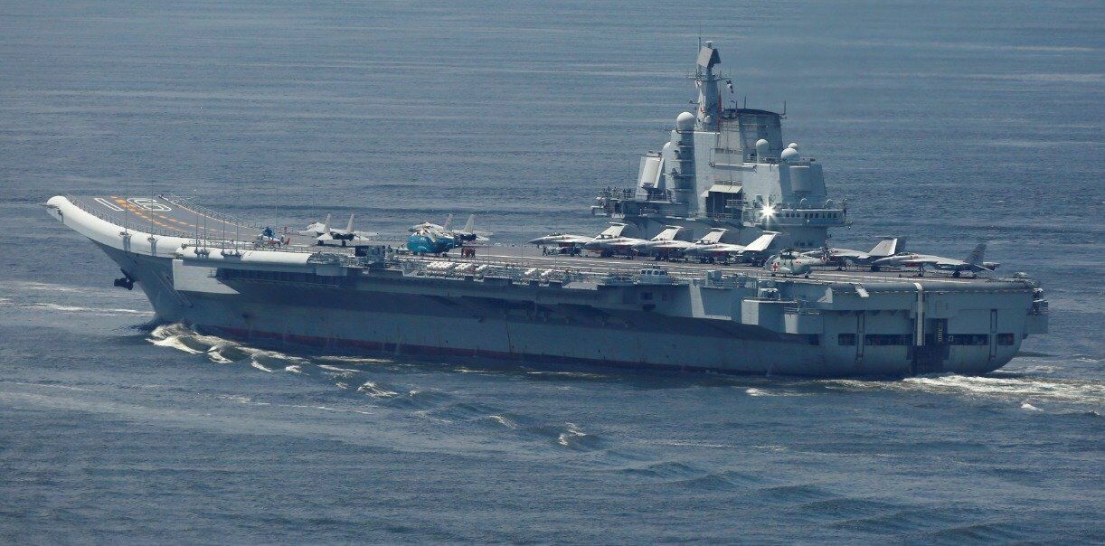 Китайский авианосец "Ляонин", бывший крейсер "Варяг".