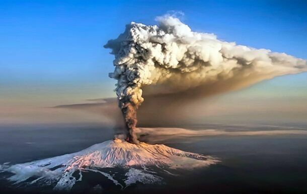 Учёные установили скорость перемещения вулкана Этна в сторону моря