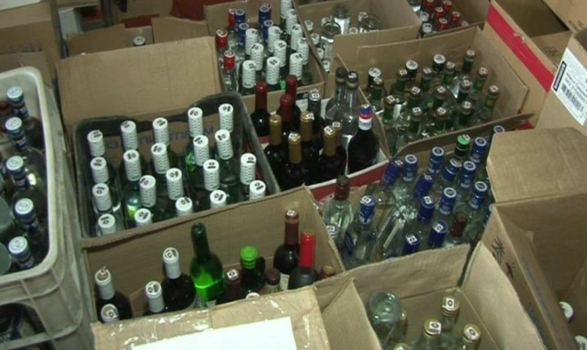 В Красноярске из отдела полиции украдены 460 бутылок с алкоголем