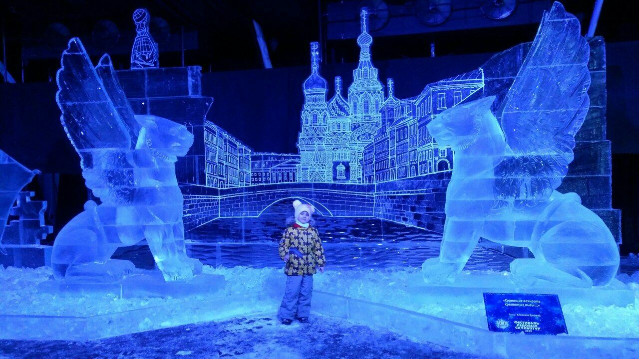 Фестиваль ледовых скульптур открылся в Петербурге