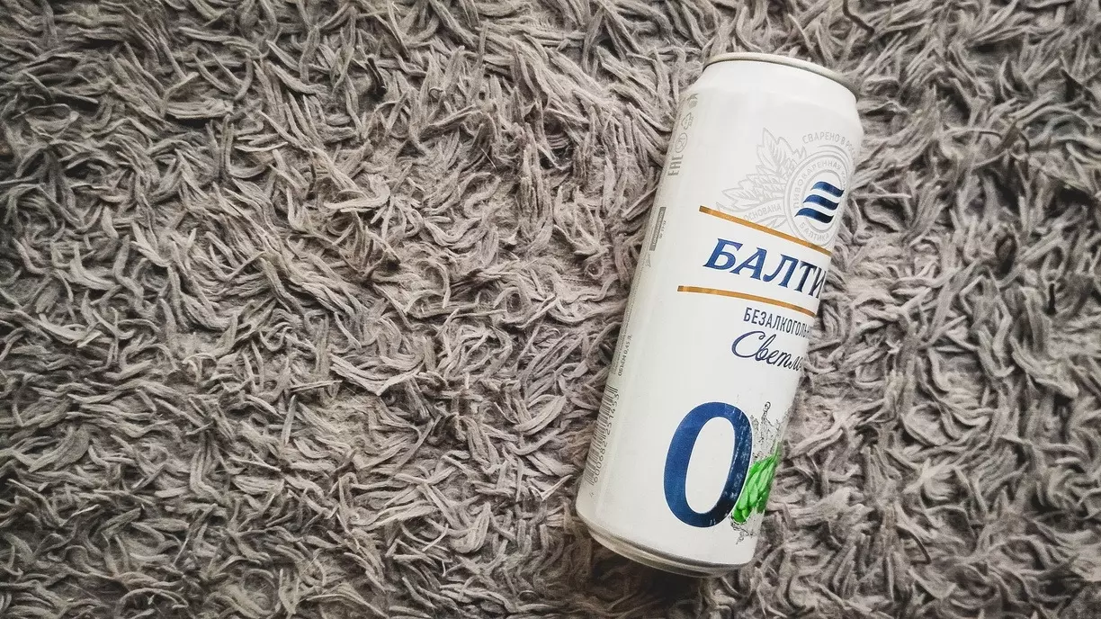 Бутылка безалкогольного пива "Балтика".