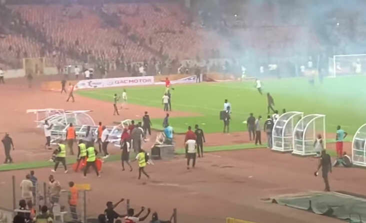 Нигерийские болельщики устроили беспорядки на стадионе из-за невыхода сборной на ЧМ