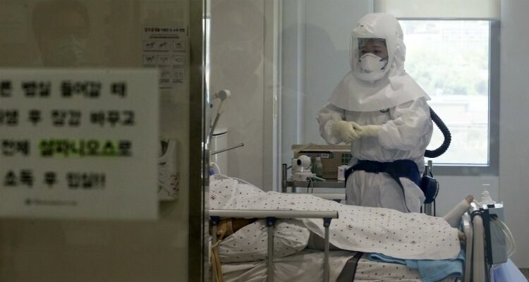 Против правительства Южной Кореи подан первый иск из-за коронавируса MERS