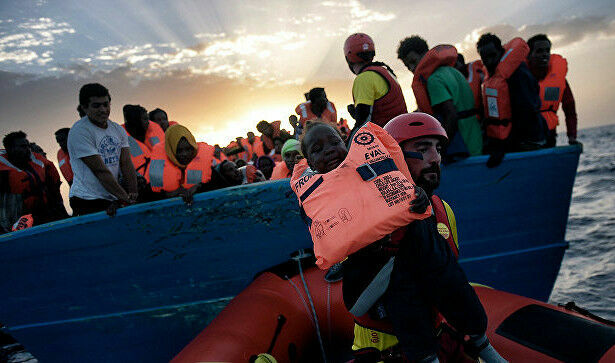 У берегов Ливии затонула лодка с сотней мигрантов