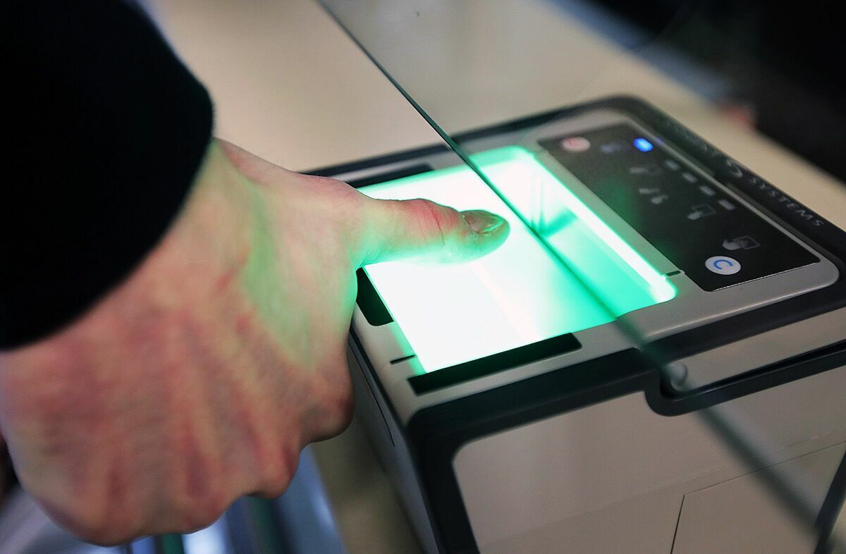 Сбор биометрии российским банкам продлят на год
