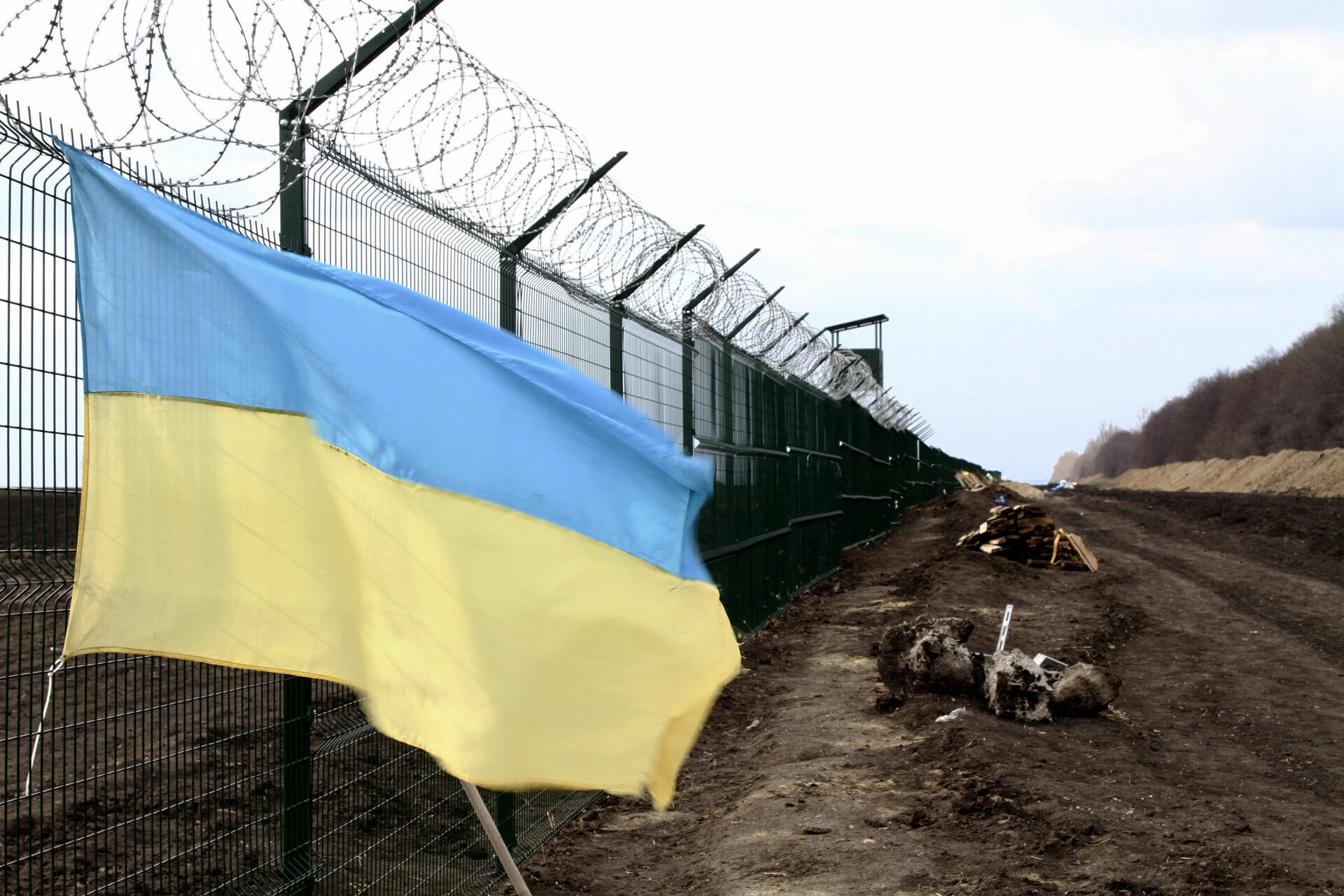 В этом году Украина потратит на строительство стены с РФ 500 млн. гривен