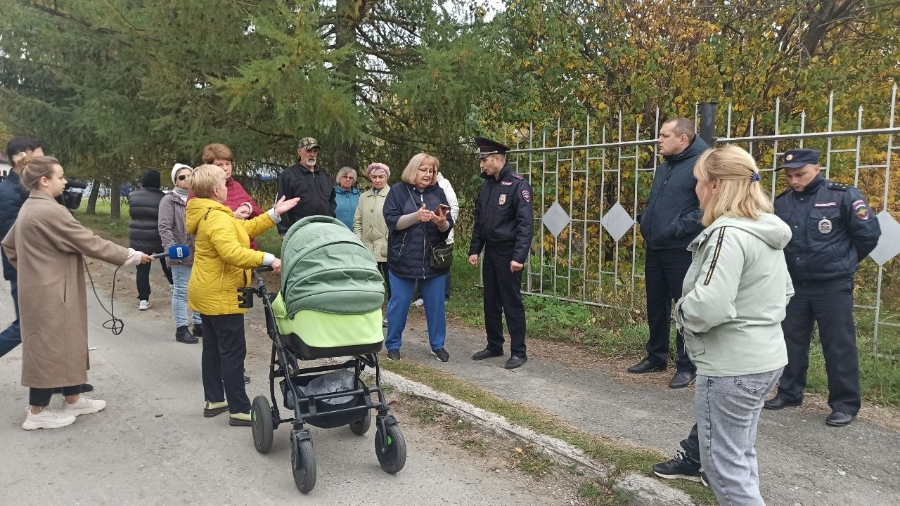 На Урале полиция «хватает» бабушек, которые пожаловались губернатору на стройку