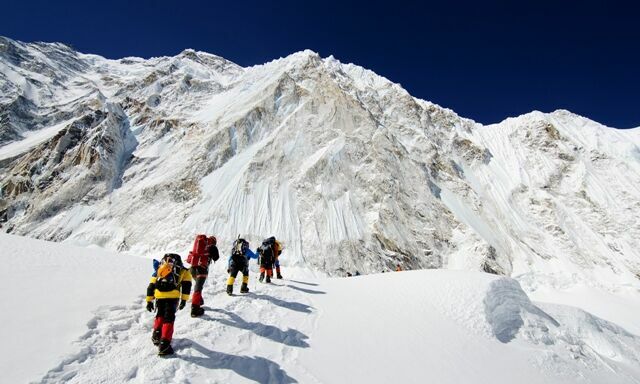 На Эвересте погибли еще трое альпинистов