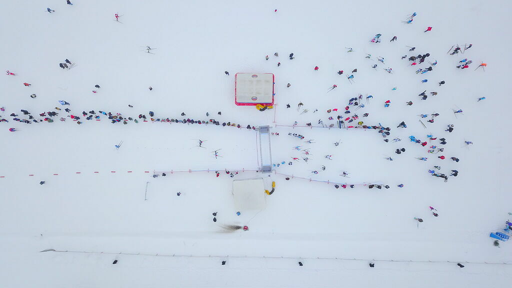 В Химках прошла легендарная "Лыжня России". На кону два снегохода