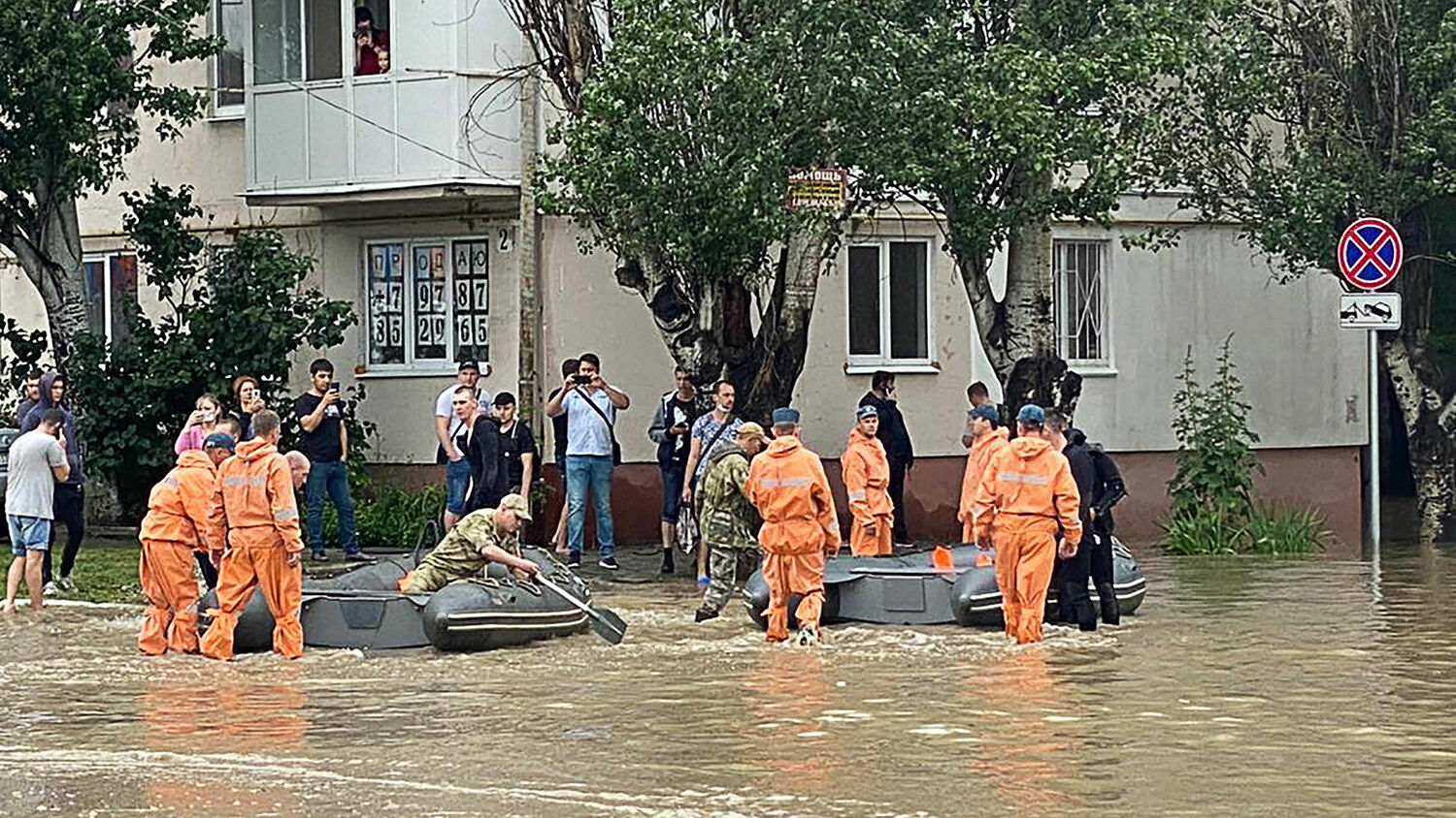 К ликвидации потопа в Керчи привлекли войска