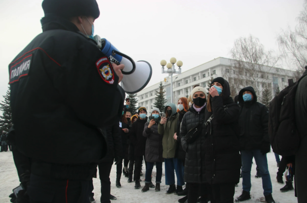 В Уфе сторонники Навального заплатят полицейским полмиллиона рублей компенсации