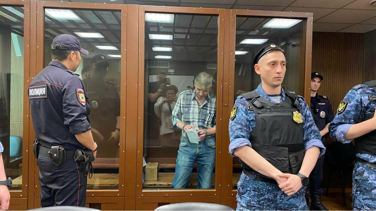Муниципального депутата Горинова приговорили к семи годам колонии за фейки об армии