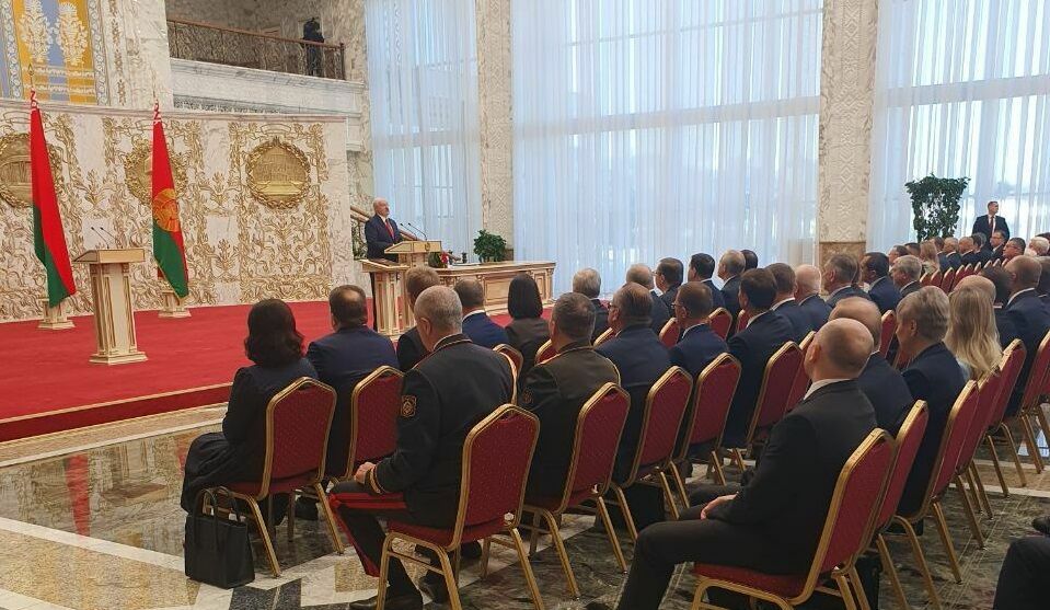 Лукашенко вступил в должность президента Белоруссии на тайной церемонии