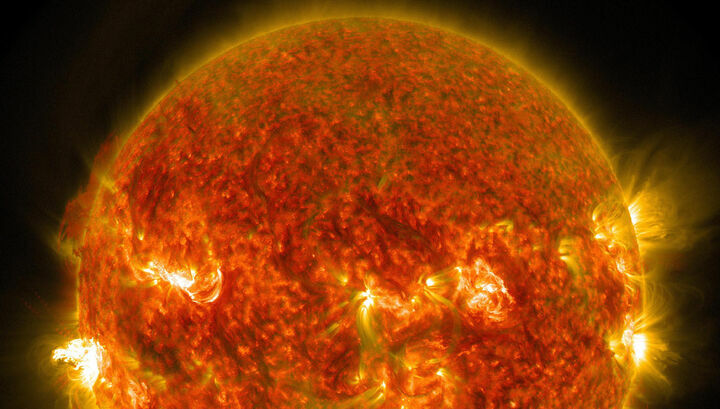 На Солнце зафиксировали вторую по мощности вспышку за последние 12 лет