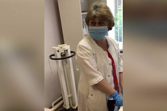 В Калужской области уволят медсестру, вколовшей пациенту физраствор вместо вакцины