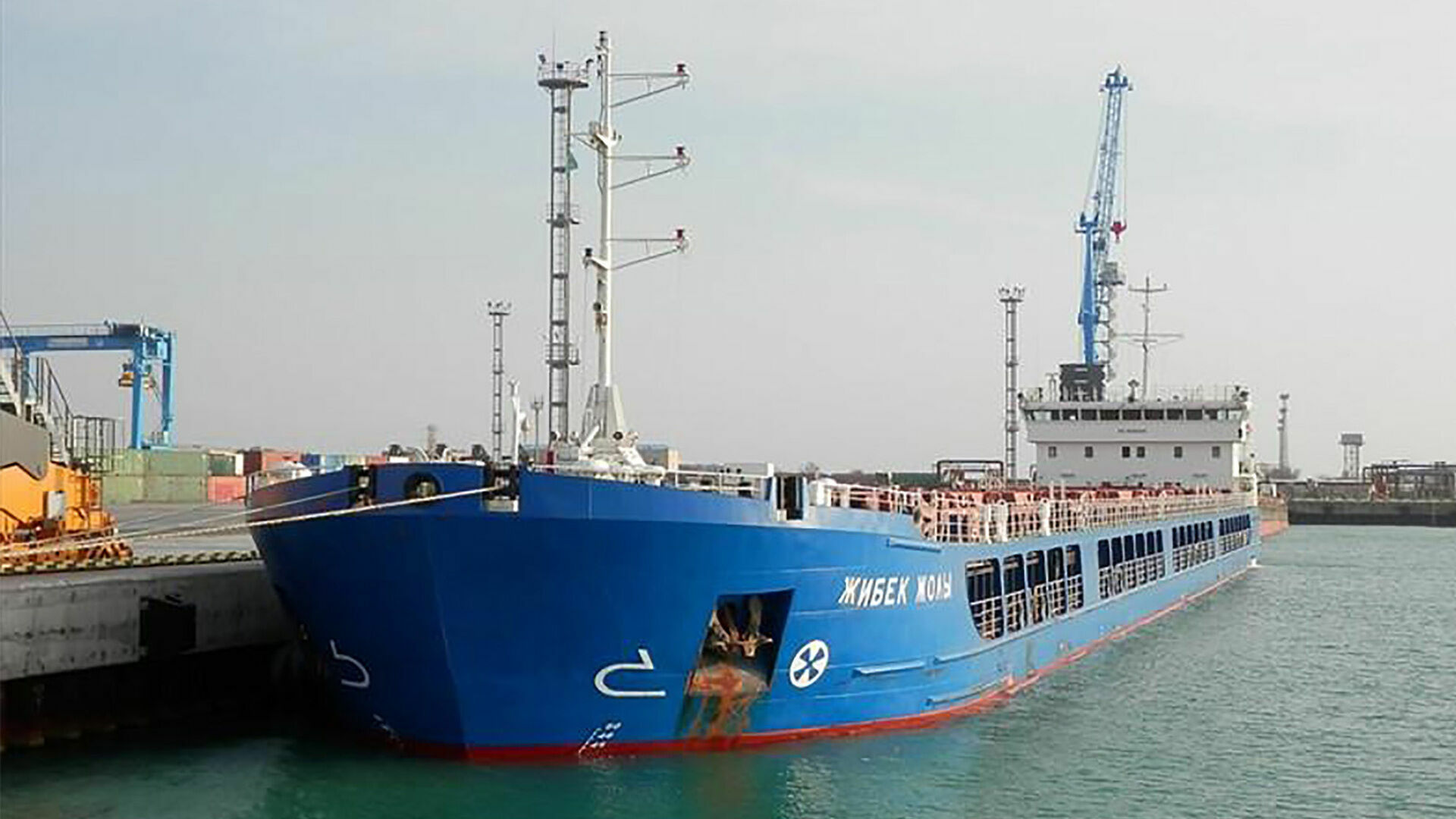 Казахстан грозит расторгнуть контракт с российским арендатором судна «Жибек жолы»
