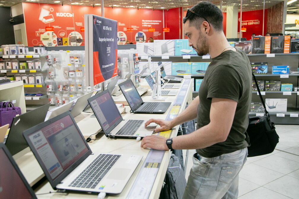 Поставки ноутбуков в Россию сократились на 65% в 2022 году