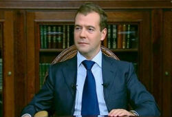 Медведев дал интервью телеканалам, ответив на самые волнующие вопросы