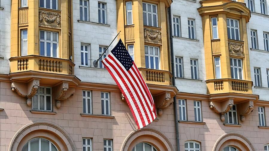 Американское посольство посоветовало россиянам оформлять визы в США в других странах